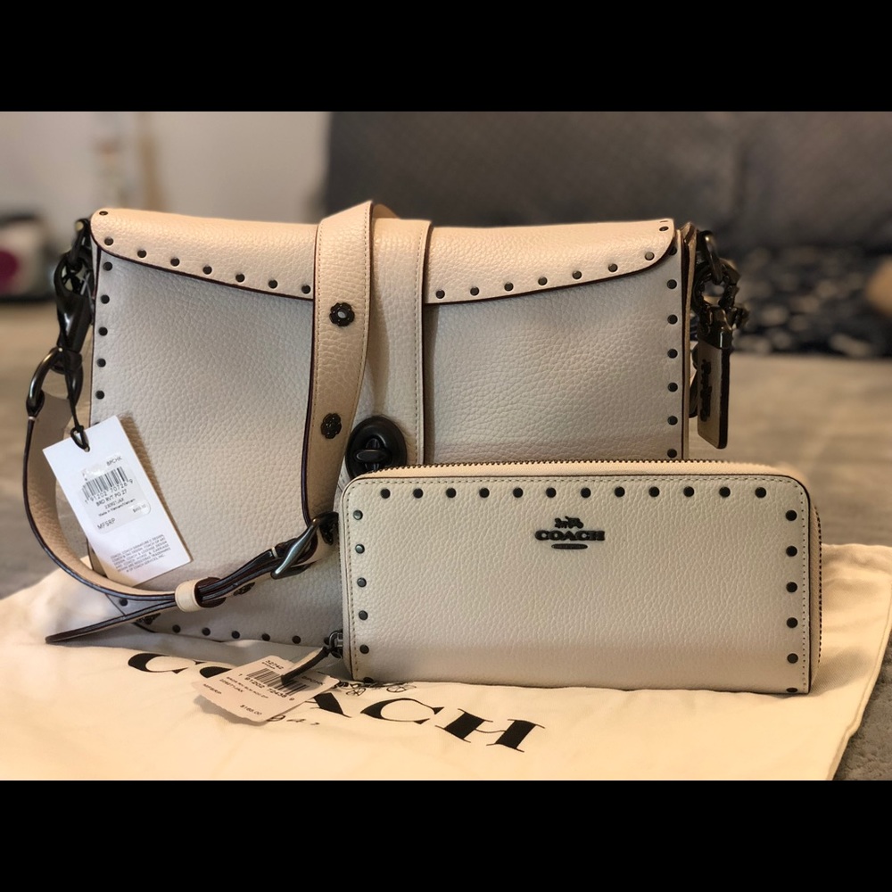 Coach Page 27 purse & wallet
